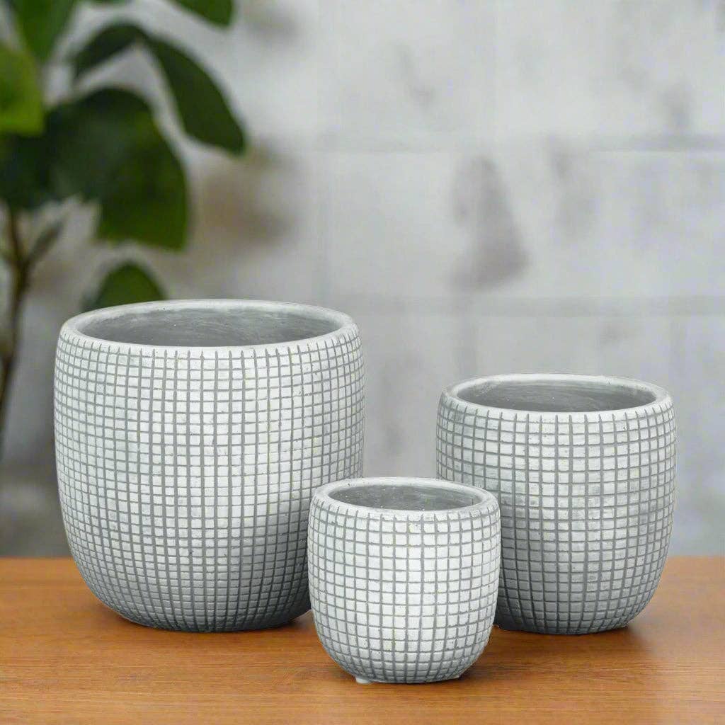 Lazare Etched Lattice Cement Pot 7"