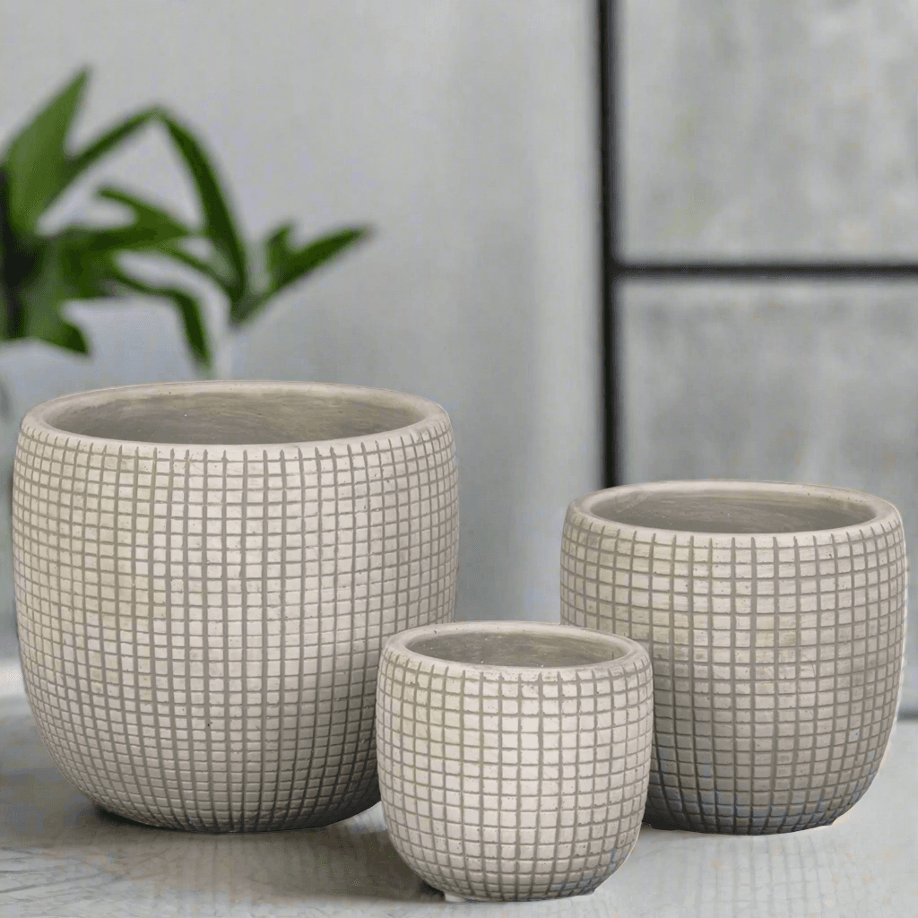 Lazare Etched Lattice Cement Pot 5"